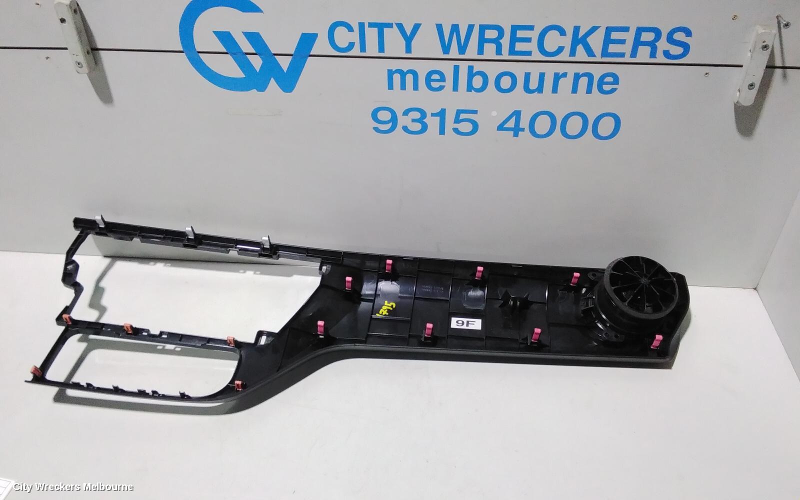 TOYOTA COROLLA, ZRE182R 10/2012 - 06/2018, DASH FACIA AROUND HEADUNIT TILL AIRVENT LEFT: 83578