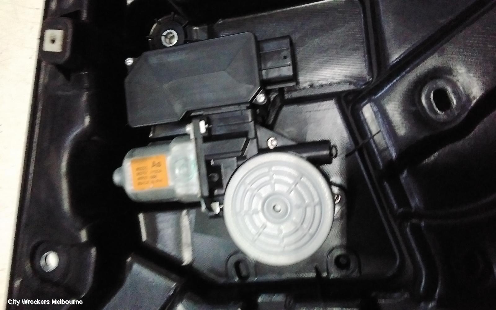 RENAULT KALEOS LEFT FRONT WINDOW REG/MOTOR, H45, DOOR REG ASSY (REG AND MOTOR), 09/2008 - 08/2013