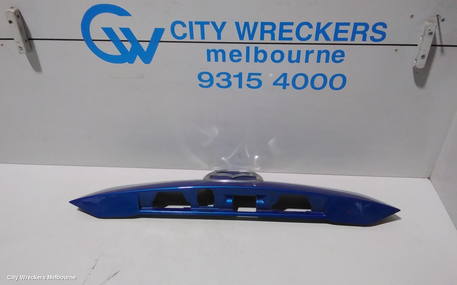 MAZDA CX5 REAR GARNISH, TAILGATE GARNISH (CENTRE), W/ REV CAMERA, NON SUNROOF TYPE, 02/2012 - 12/2016