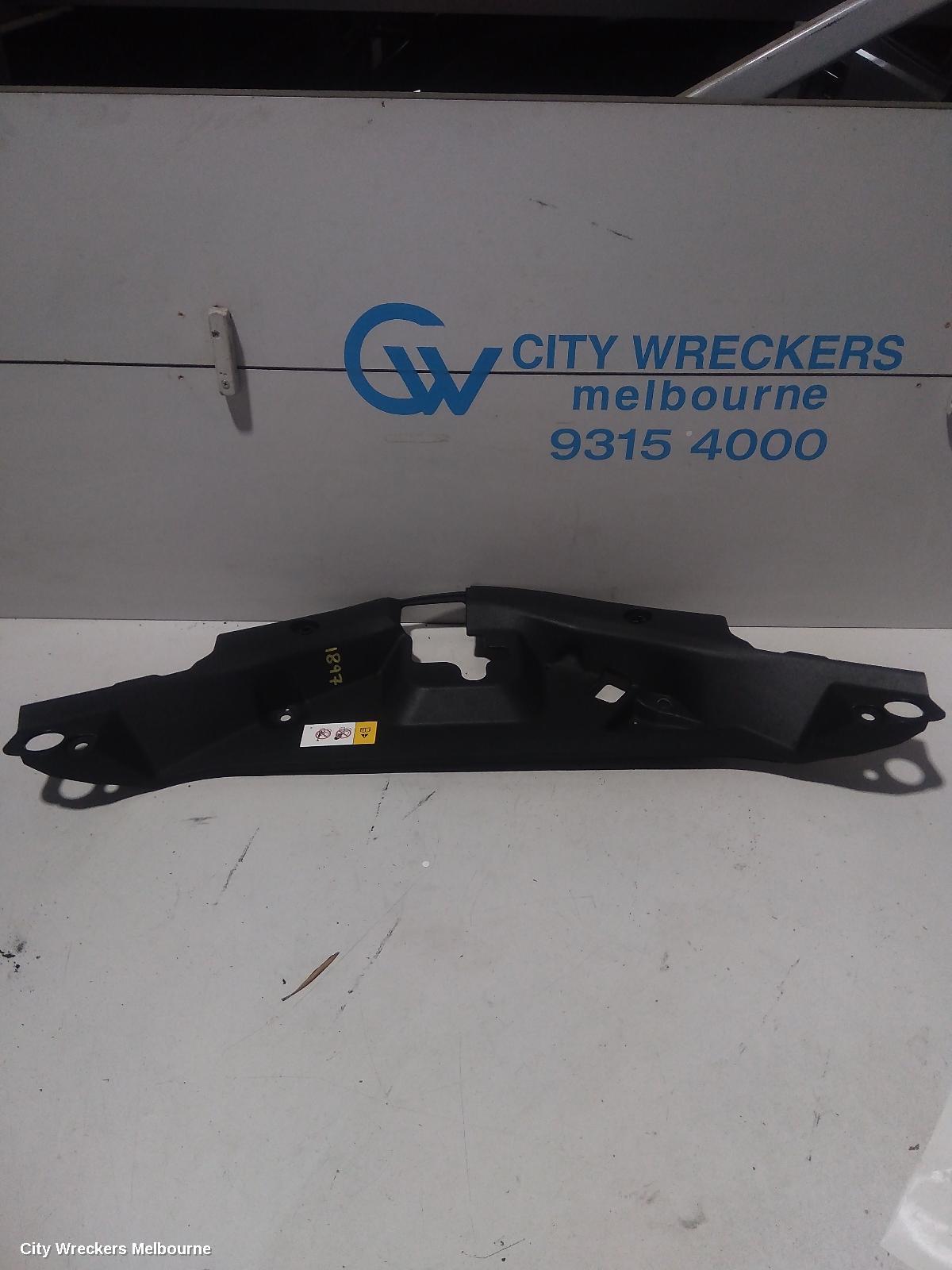 TOYOTA C-HR, GEN 1, 12/2016 - 09/2023, RADIATOR TOP PLASTIC TRIM: 83667