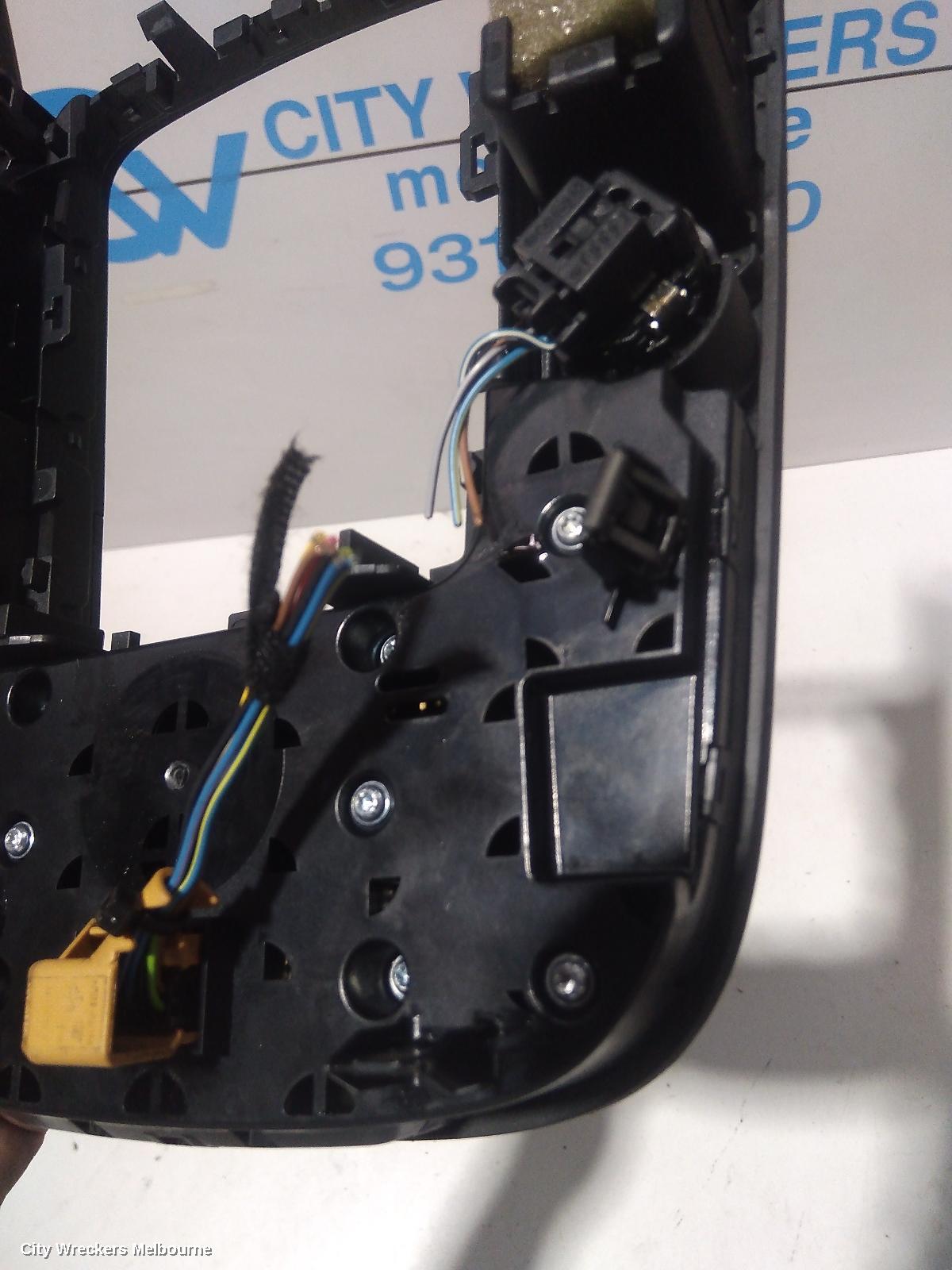 AUDI Q5 RADIO/CD/DVD/SAT/TV, MMI CONTROLS, 8R, P/N 8T0919609G, 03/2009 - 11/2012