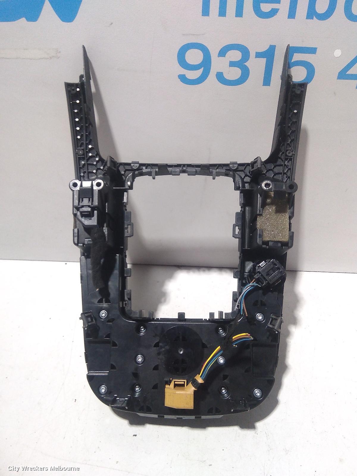 AUDI Q5 RADIO/CD/DVD/SAT/TV, MMI CONTROLS, 8R, P/N 8T0919609G, 03/2009 - 11/2012