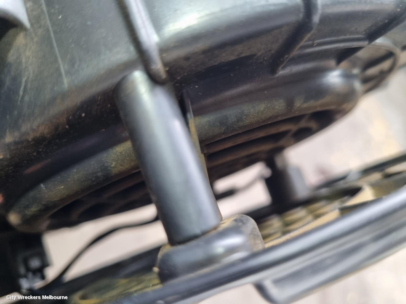 TOYOTA HIACE HEATER CORE/BOX, TRH/KDH, 03/2005 - 04/2019