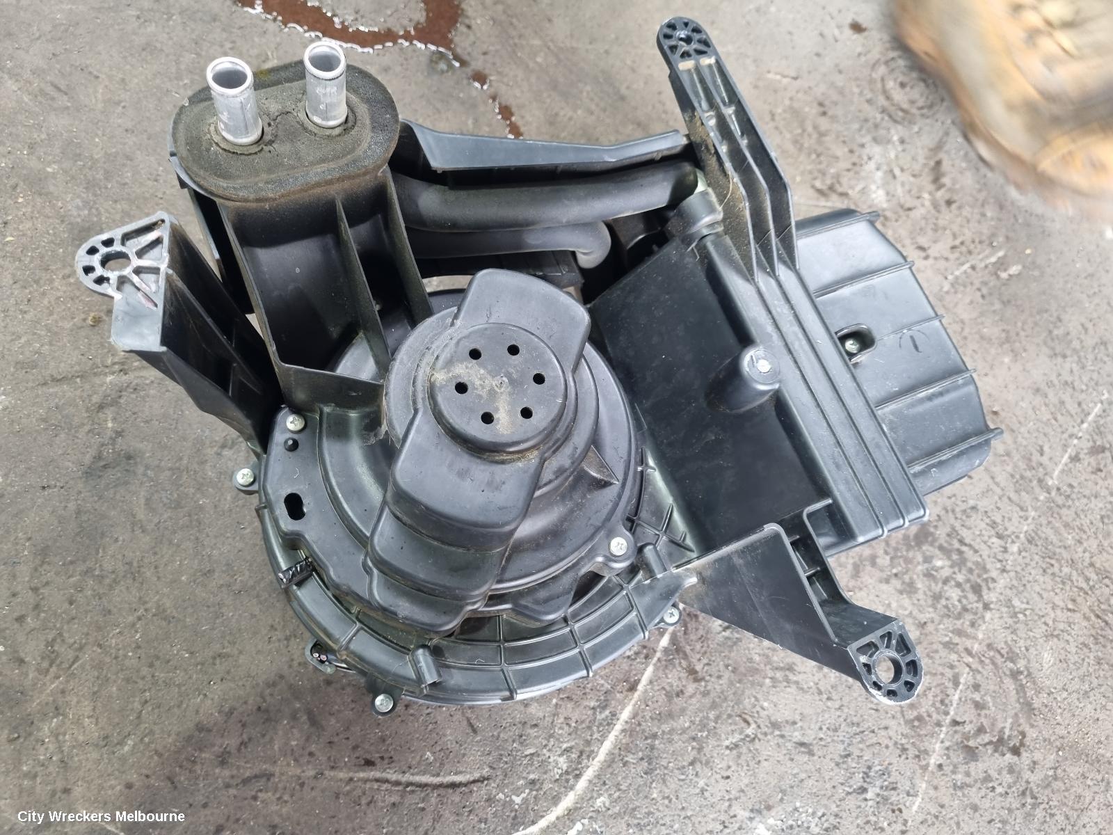 TOYOTA HIACE HEATER CORE/BOX, TRH/KDH, 03/2005 - 04/2019