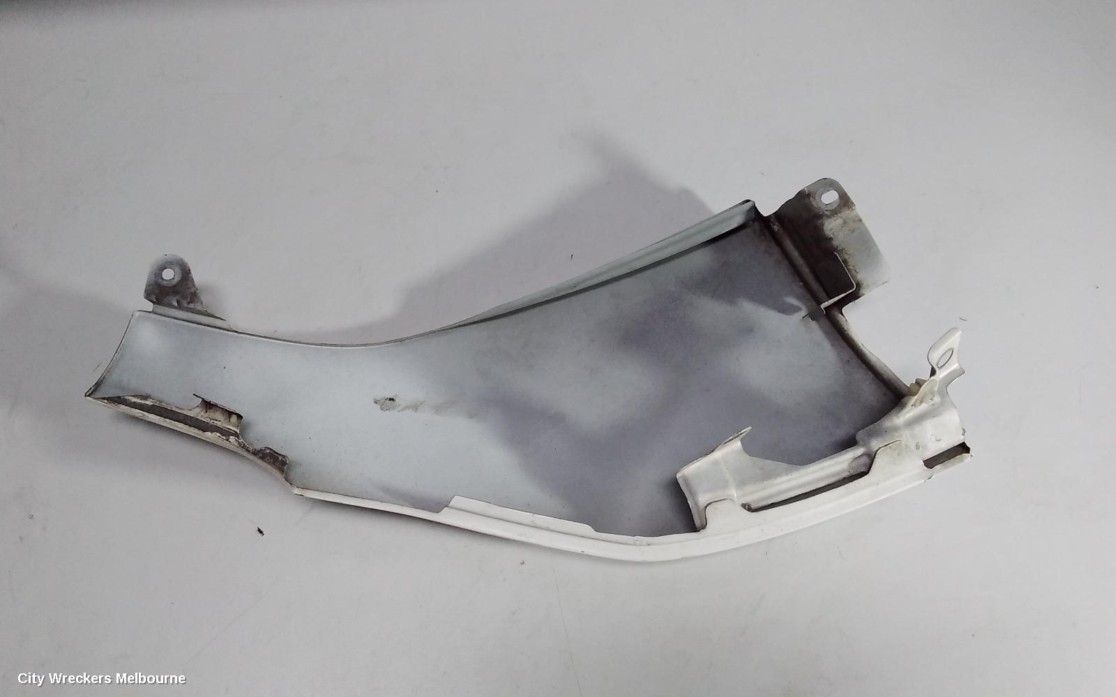 TOYOTA HIACE RIGHT GUARD, TRH/KDH, CORNER PANEL, 03/2005 - 04/2019
