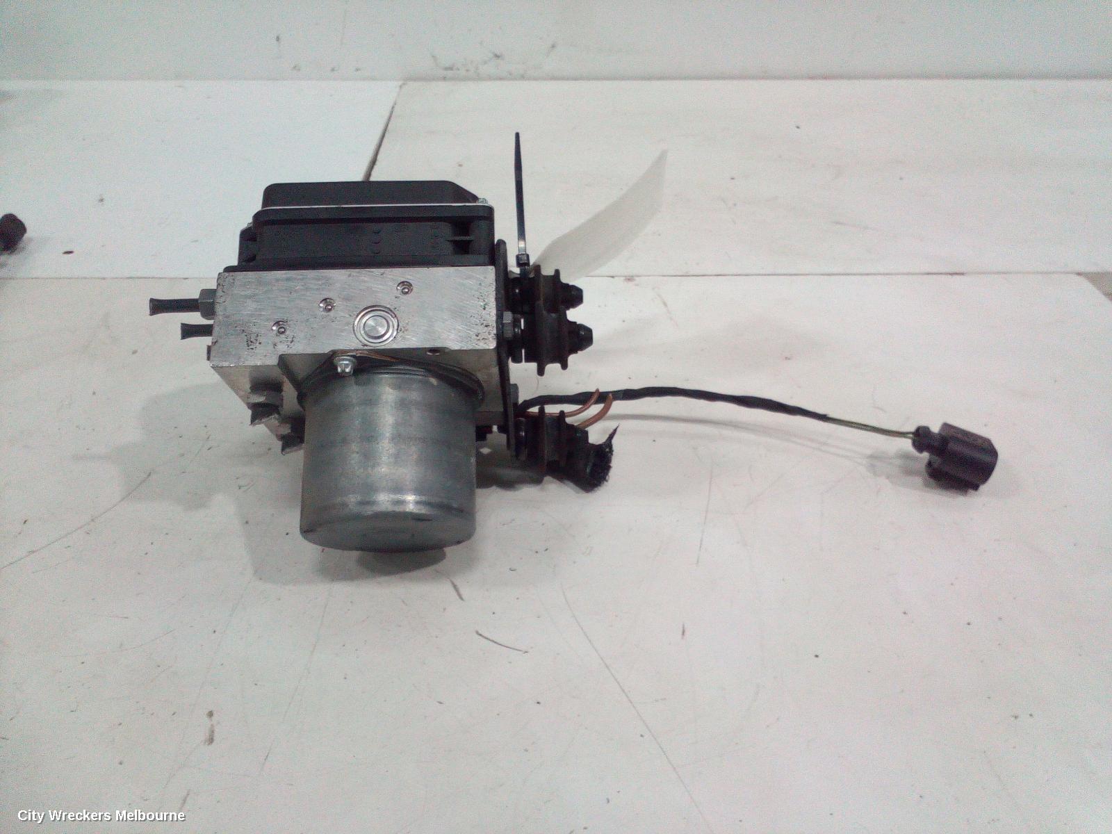 AUDI Q5 ABS PUMP/MODULATOR, 8R, P/N 8R0907379G, 03/2009 - 01/2017