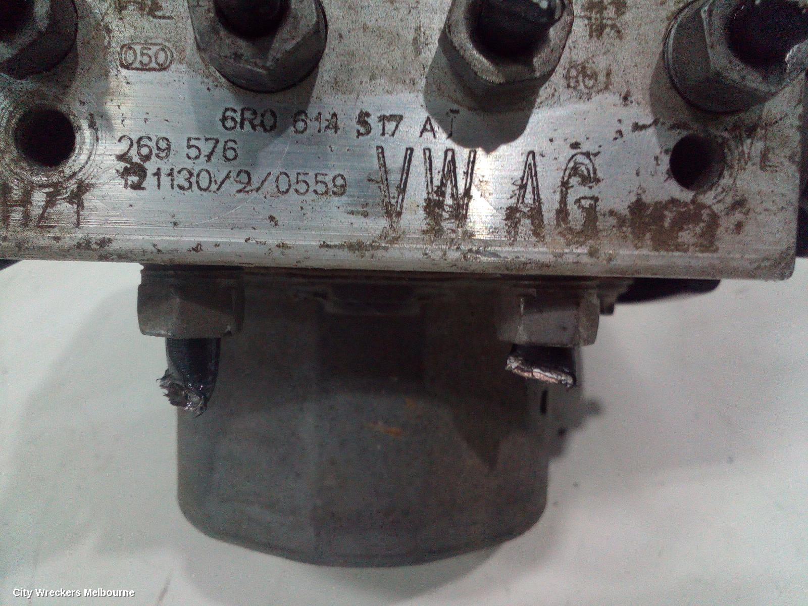 VOLKSWAGEN POLO ABS PUMP/MODULATOR, 6R, P/N 6R0614517AJ, 05/2010 - 09/2017