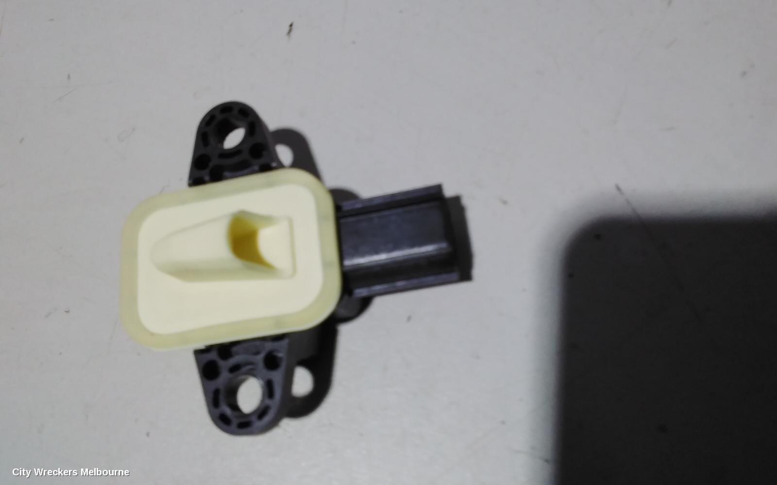 FORD KUGA DOOR HANDLE, OUTER, RH FRONT/LH FRONT, W/ PUSH BUTTON START TYPE, TF, 11/2012 - 09/2016