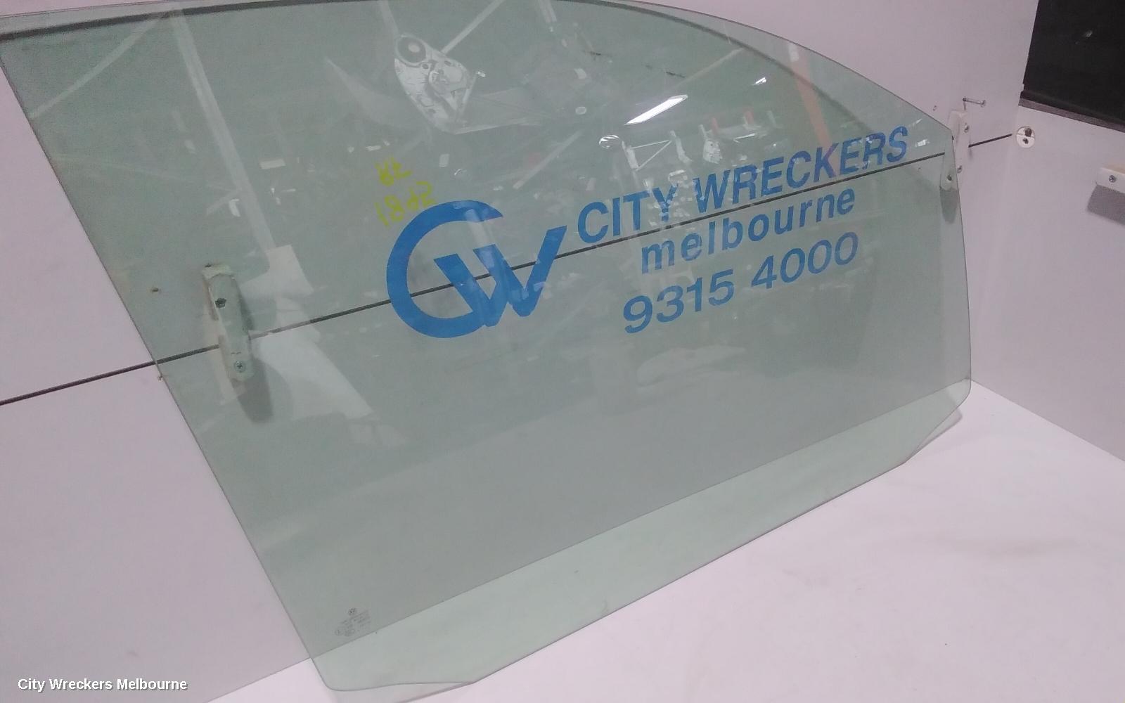 VOLKSWAGEN CADDY RIGHT FRONT DOOR WINDOW, 2KN, 12/2015 - 02/2021