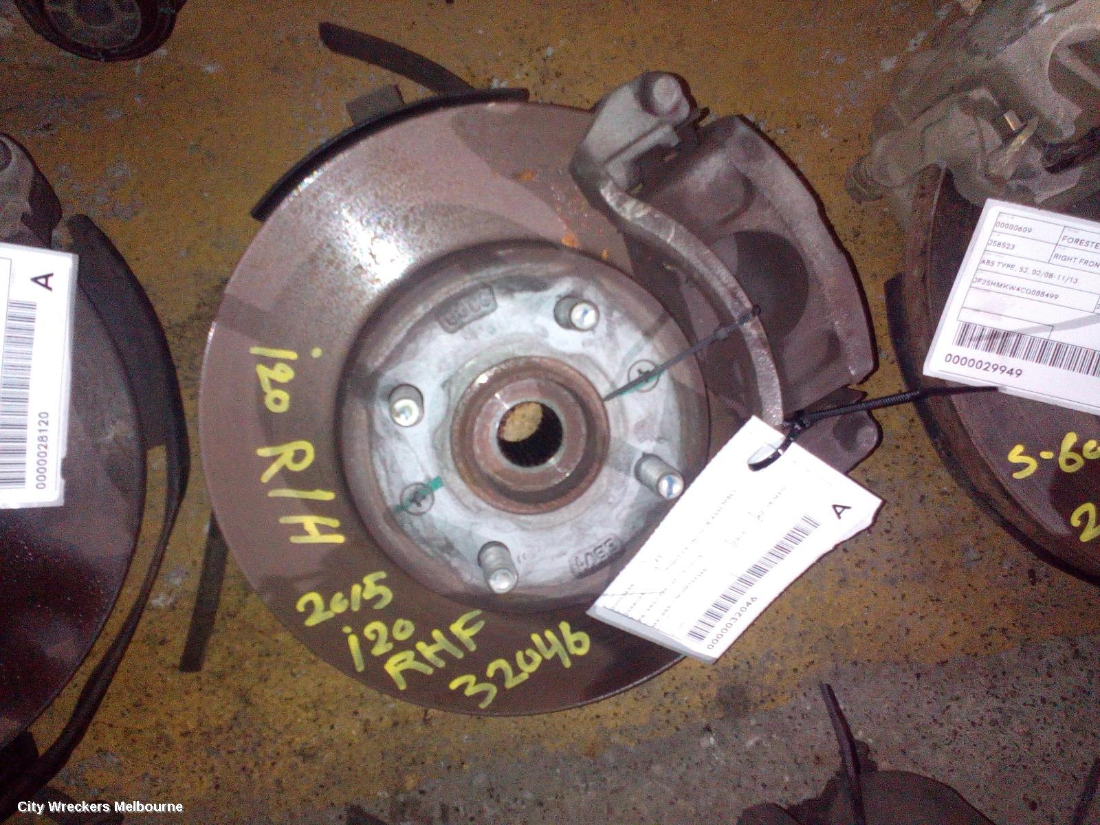HYUNDAI I20 RIGHT FRONT HUB ASSEMBLY, PB, ABS TYPE, 07/2010 - 12/2015