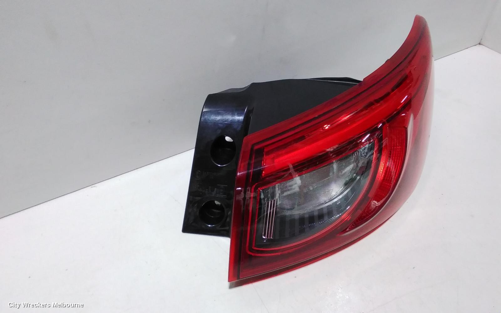 MAZDA CX3 RIGHT TAILLIGHT, DK, NON LED TYPE, 03/2015 ONWARDS