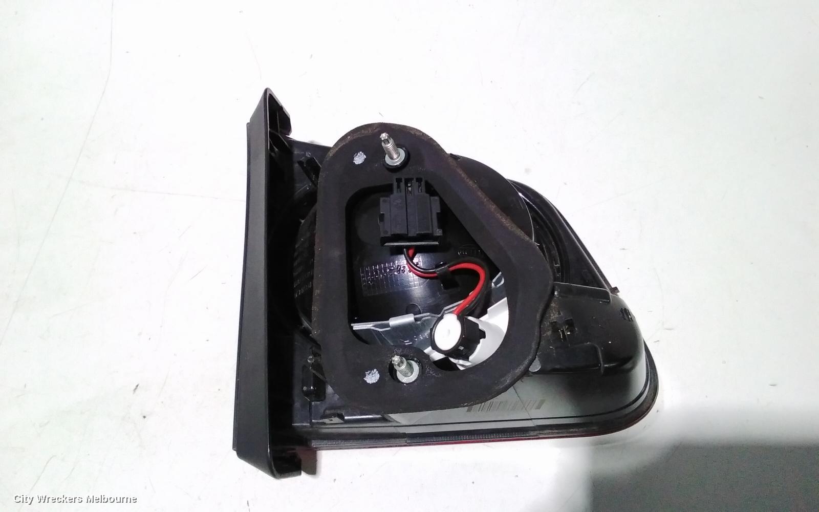 VOLKSWAGEN TIGUAN REAR GARNISH, TAILGATE LAMP (RH SIDE), 5N, 05/2008 - 06/2011