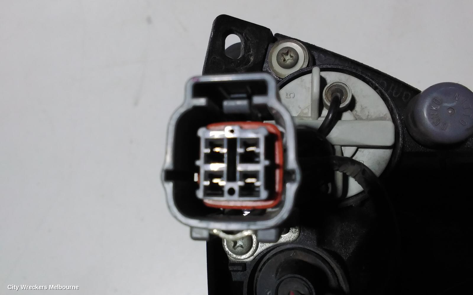 MAZDA CX7 RIGHT INDICATOR/FOG/SIDE, BUMPER FOGLAMP, ER, 10/2009 - 02/2012