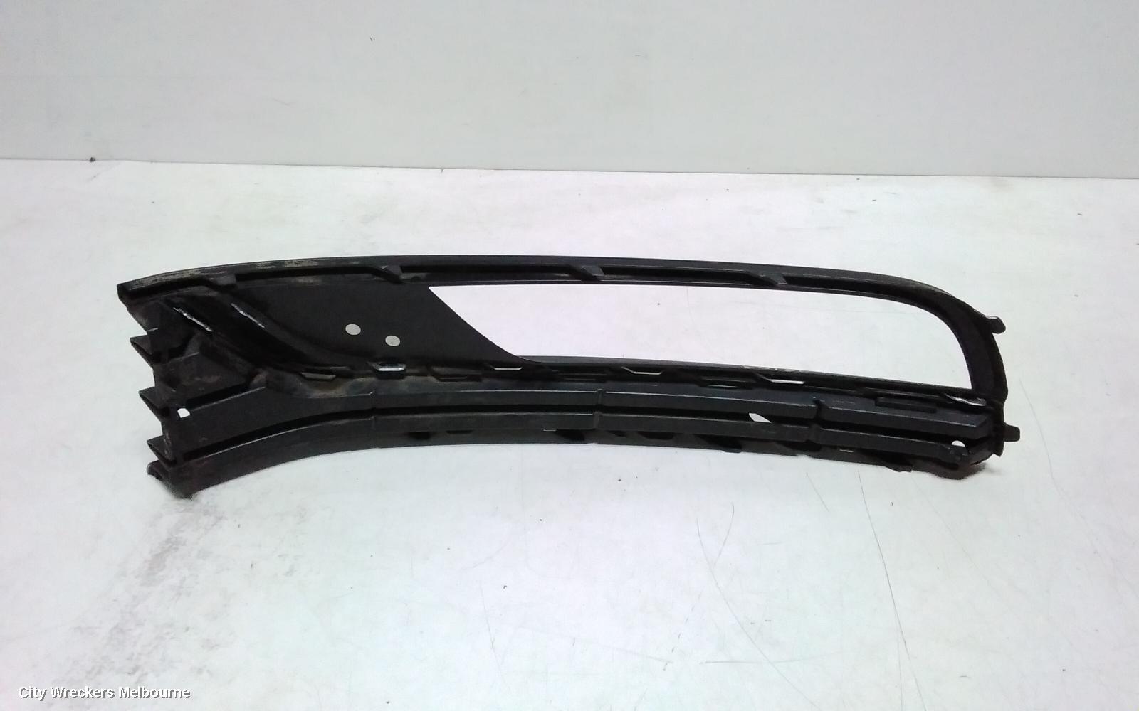 VOLKSWAGEN PASSAT RIGHT INDICATOR/FOG/SIDE, BUMPER FOGLAMP, 3C/MK6 B7, SEDAN/WAGON/ALLTRACK, W/ DAYTIME RUNNING LAMP, 09/2010 - 05/2015