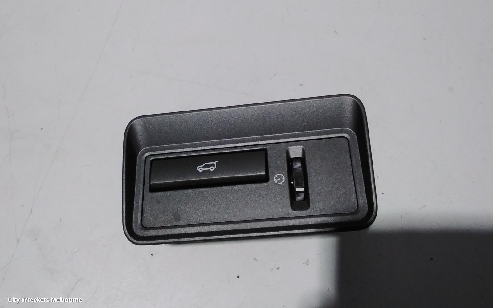 LAND ROVER RANGEROVER EVOQUE, L538, 11/2011 - 01/2019, TAILGATE SWITCH: 84069