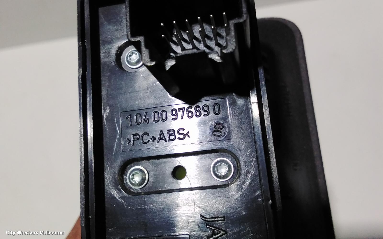 LAND ROVER RANGEROVER EVOQUE, L538, 11/2011 - 01/2019, TAILGATE SWITCH: 84069