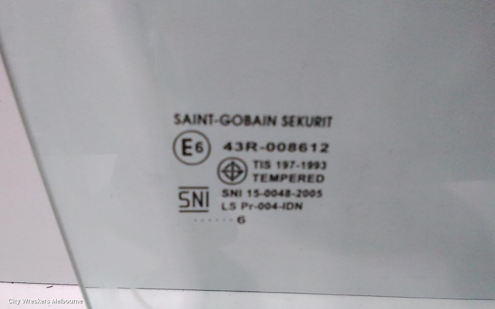MITSUBISHI TRITON RIGHT FRONT DOOR WINDOW, SINGLE/DUAL CAB, MQ, 04/2015 ONWARDS