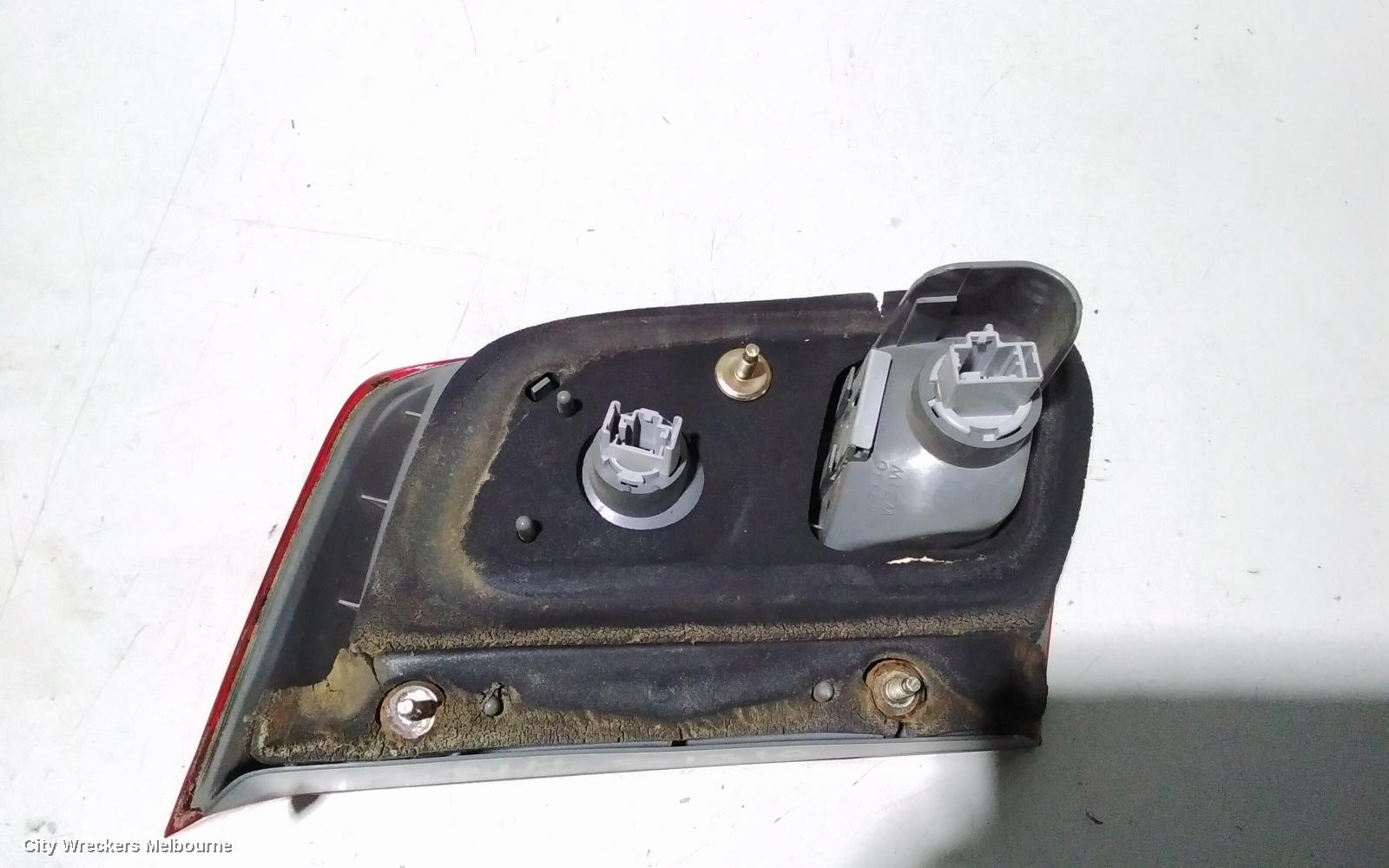 HONDA CIVIC REAR GARNISH, BOOTLID LAMP (RH SIDE), PINK TINT TYPE, 7TH GEN, 11/2000 - 02/2006