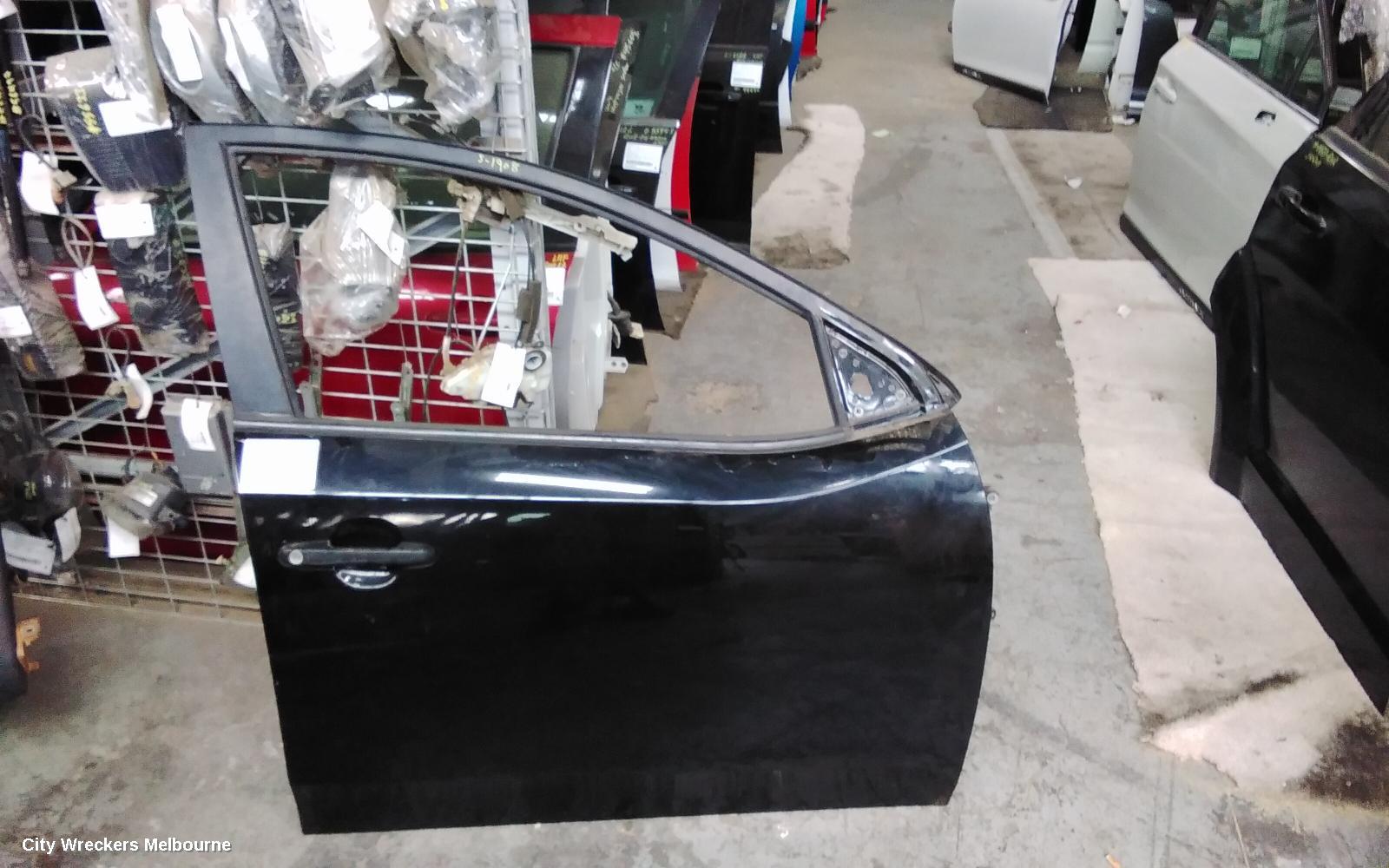 KIA CERATO RIGHT FRONT DOOR, TD, SEDAN/HATCH, 10/2008 - 03/2013
