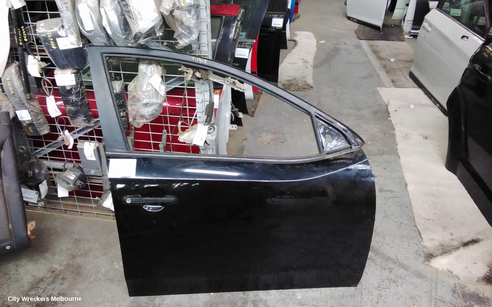 KIA CERATO RIGHT FRONT DOOR, TD, SEDAN/HATCH, 10/2008 - 03/2013