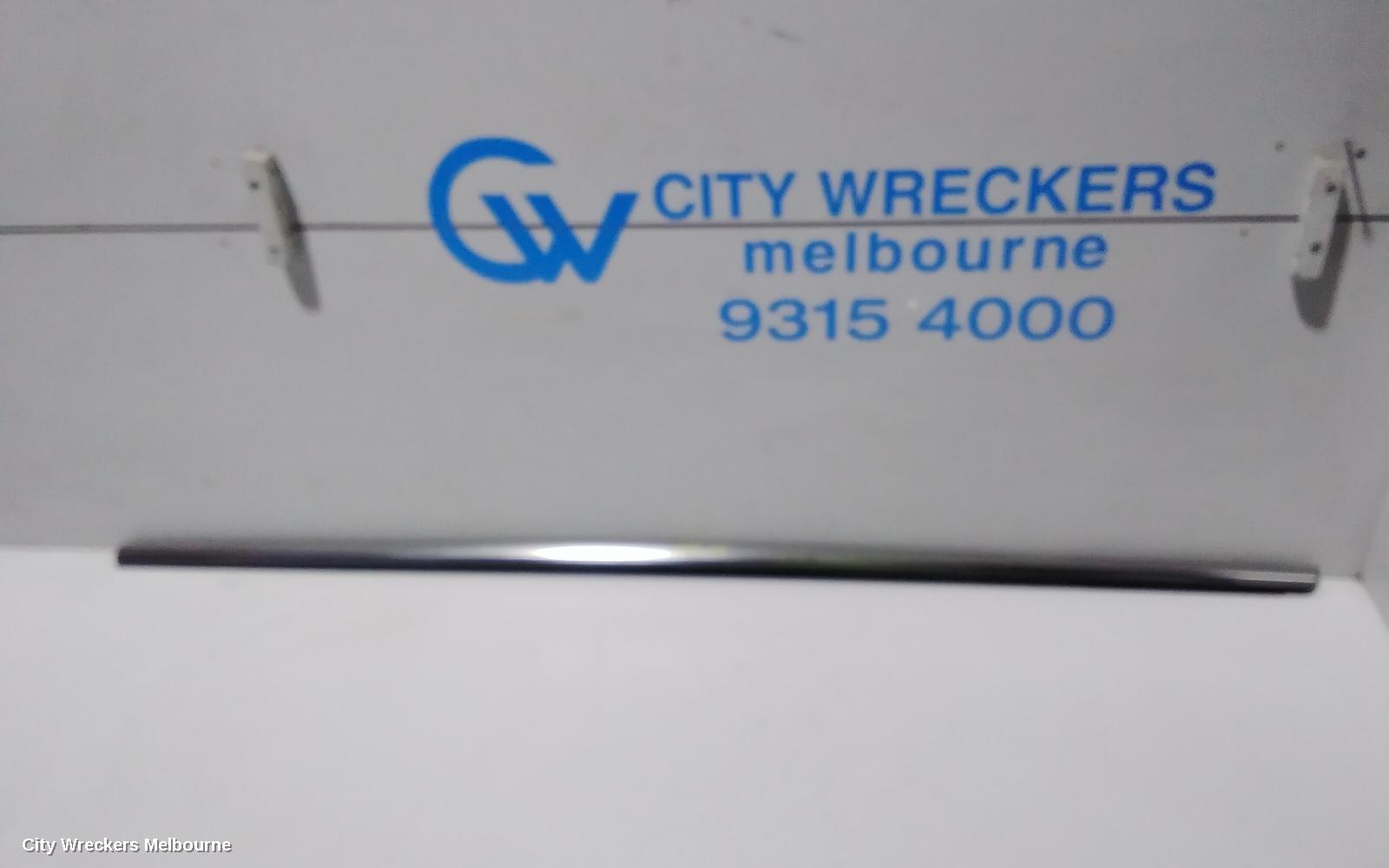 VOLKSWAGEN TIGUAN DOOR MOULD, LHF UPPER MOULD: 84234, 5NA, 06/2016 - 02/2024