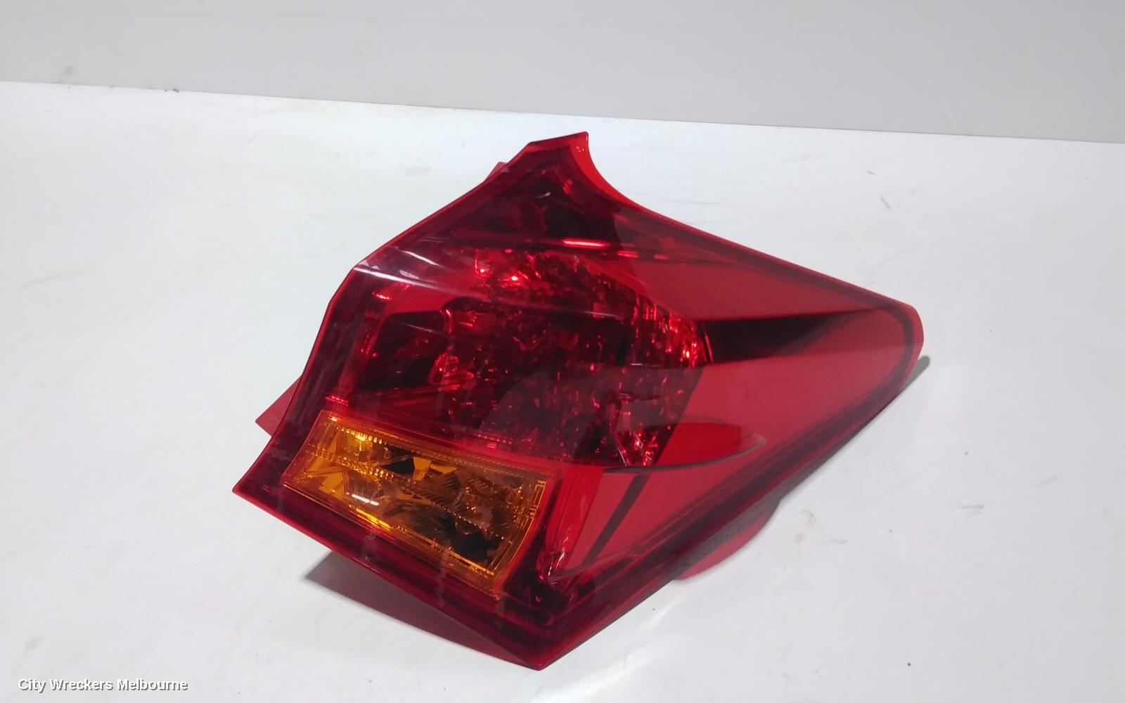 TOYOTA COROLLA RIGHT TAILLIGHT, ZRE182R/ZWE186R, HATCH, 10/2012 - 03/2015