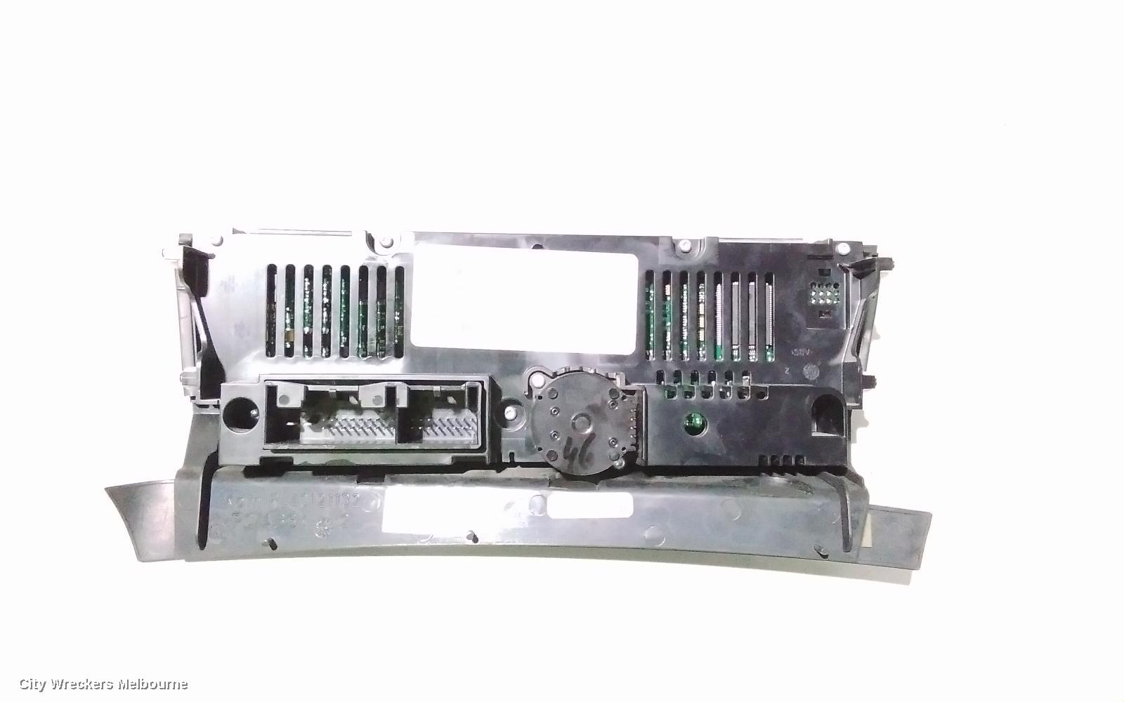 AUDI Q5 HEATER/AC CONTROLS, THREE ZONE CLIMATE CONTROL, 8R, HEATED TYPE, 03/2009 - 11/2012