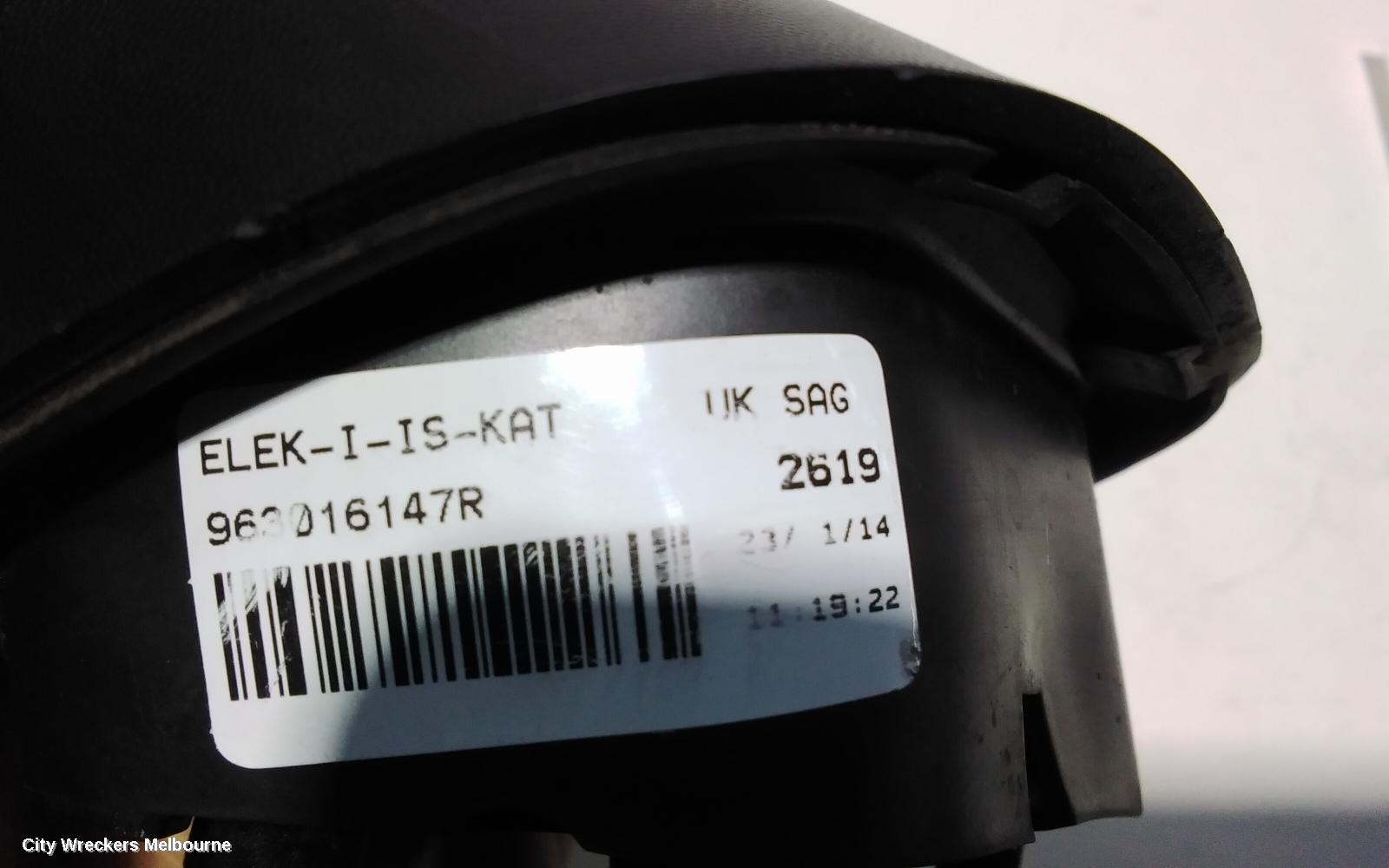 RENAULT CLIO RIGHT DOOR MIRROR, X98, BLACK, MANUAL FOLDING (7 WIRE), 09/2013 - 07/2016