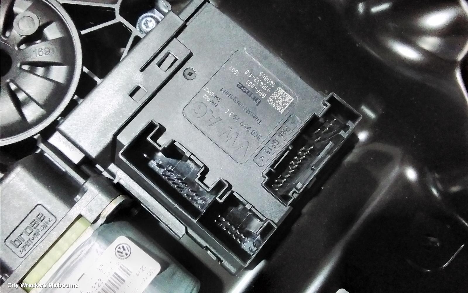 VOLKSWAGEN PASSAT RIGHT FRONT WINDOW REG/MOTOR, 3C/MK6 B7, SEDAN/WAGON, 09/2010 - 05/2015
