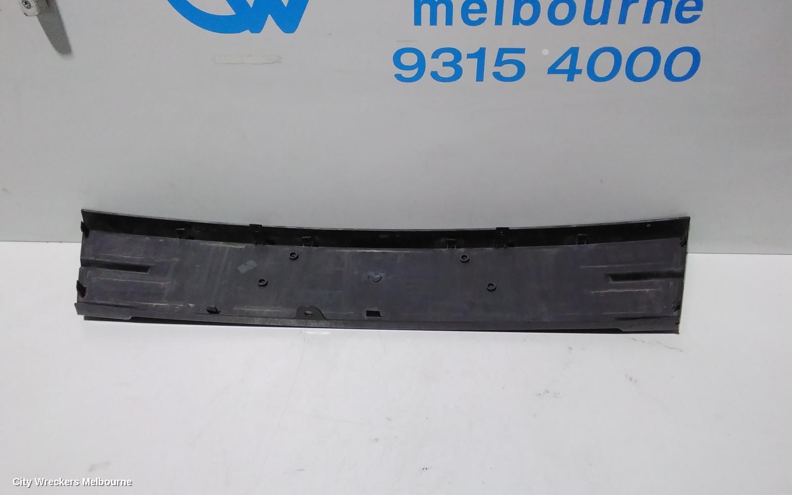 FORD KUGA, TF, 11/2012 - 09/2016, NUMBER PLATE HOLDER: 84372