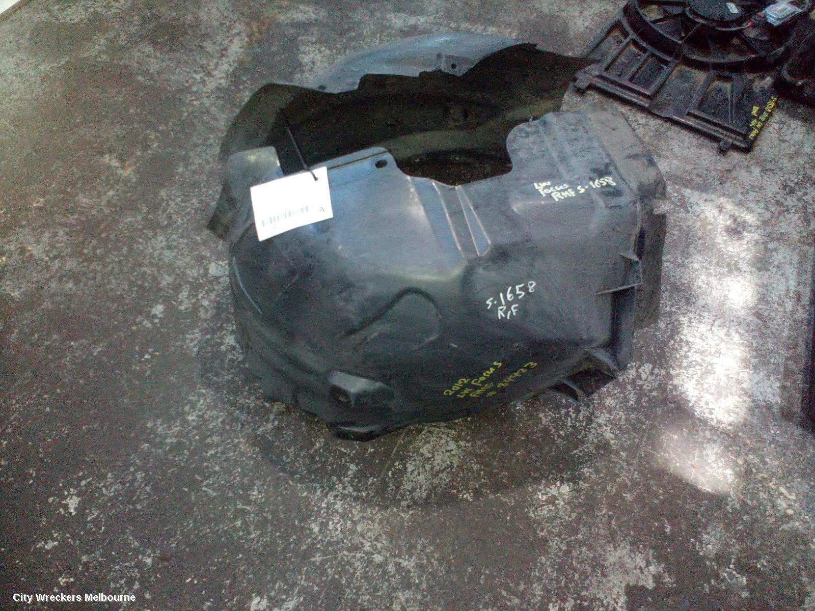 FORD FOCUS RIGHT GUARD LINER, LW, FRONT, 2.0 ENG TYPE, 05/2011 - 08/2015