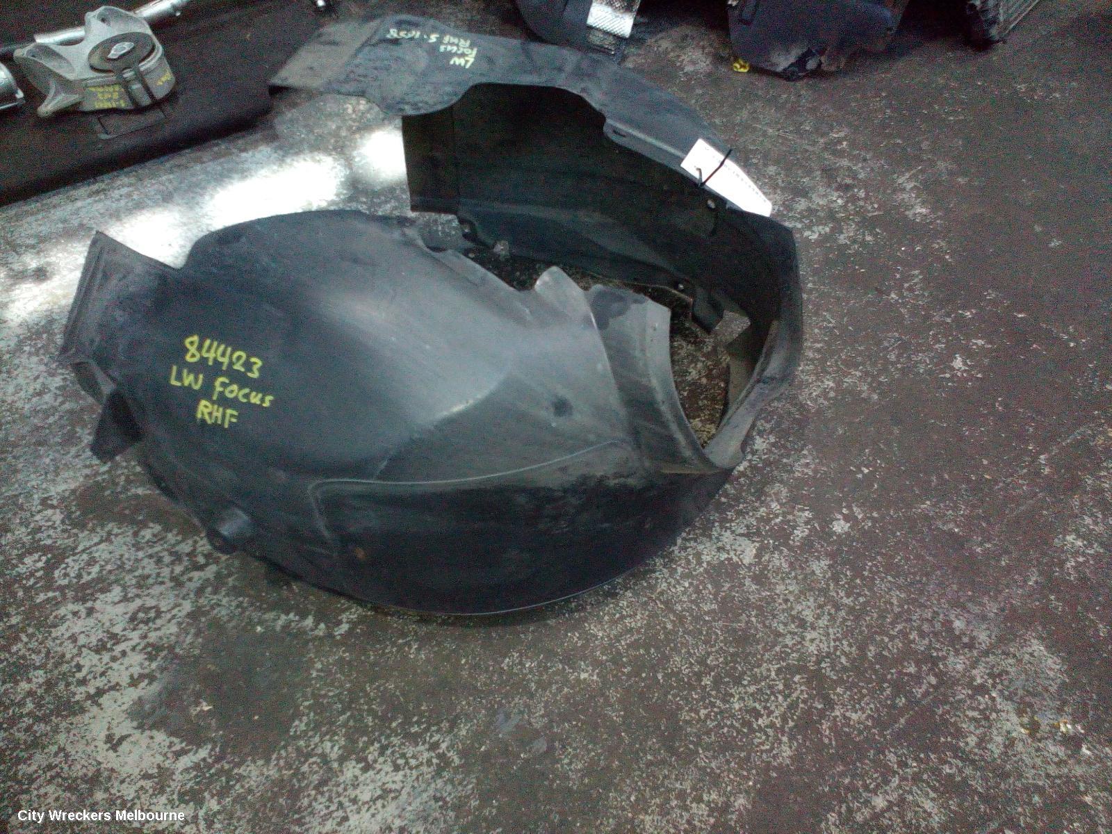 FORD FOCUS RIGHT GUARD LINER, LW, FRONT, 2.0 ENG TYPE, 05/2011 - 08/2015