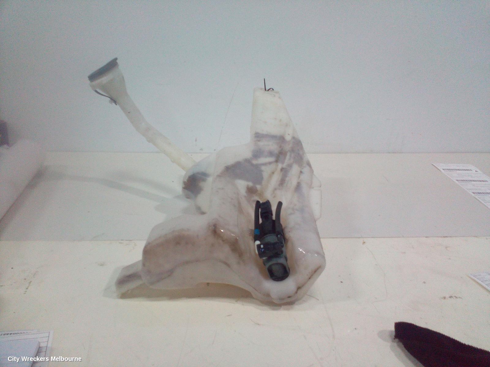 NISSAN QASHQAI WASHER BOTTLE, J11, 12/2013 - 07/2021