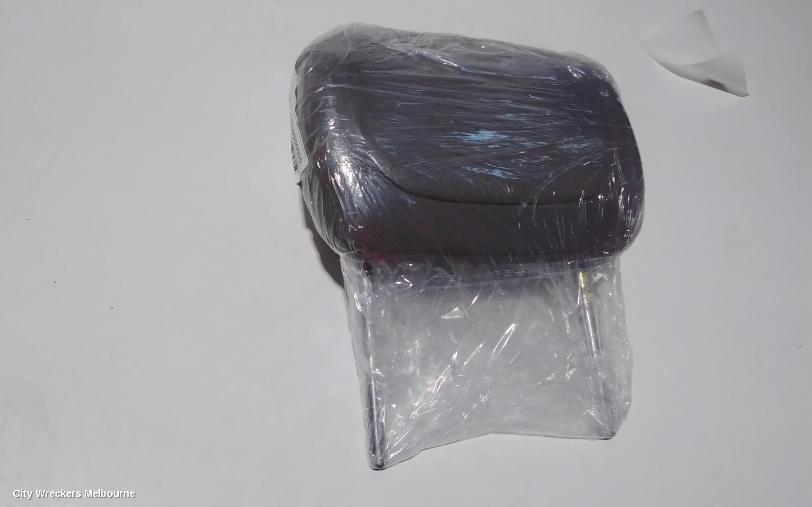 HOLDEN COLORADO HEADREST, RH REAR MID, RG 7, 12/2012 - 06/2016