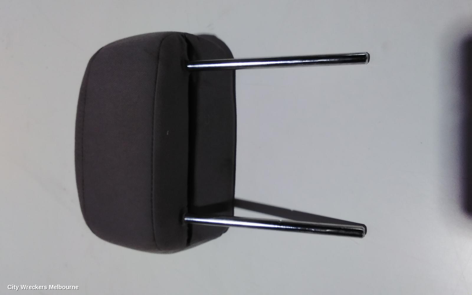 HOLDEN COLORADO HEADREST, CENTRE REAR MID, RG 7, 12/2012 - 06/2016