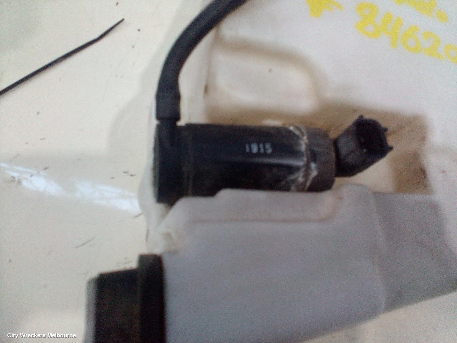HOLDEN COLORADO WASHER BOTTLE, RG/RG 7, 01/2012 - 12/2020