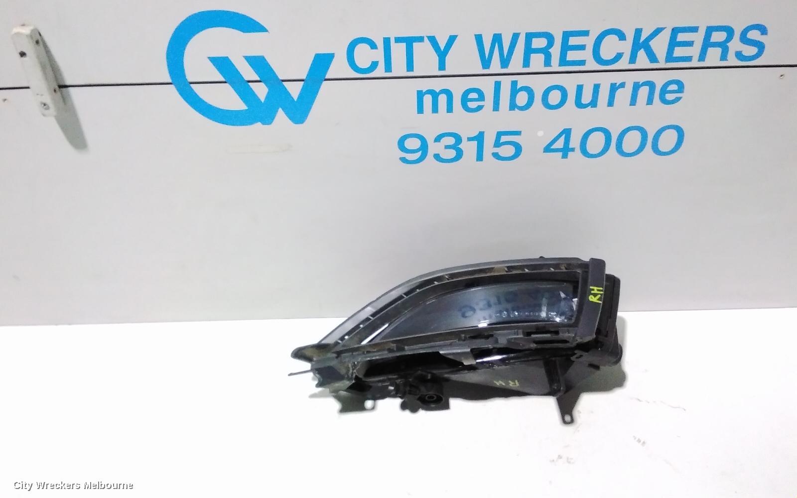 VOLKSWAGEN GOLF RIGHT INDICATOR/FOG/SIDE, BUMPER FOGLAMP, GEN 7, HALOGEN TYPE, 03/2017 - 08/2020