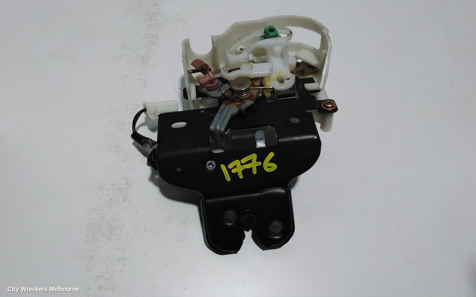 MAZDA 6 DOOR/BOOT/GATE LOCK, BOOTLID LOCK, GG/GY, 09/2002 - 12/2007