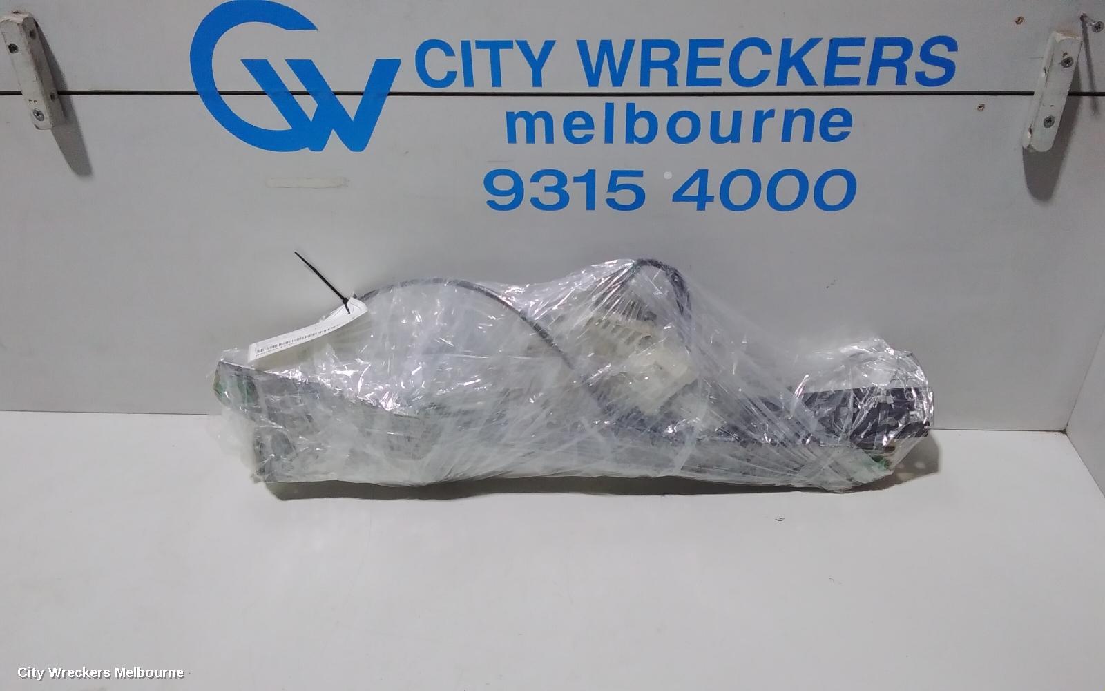 AUDI Q7 RIGHT FRONT WINDOW REG/MOTOR, 4L, 09/2006 - 08/2015