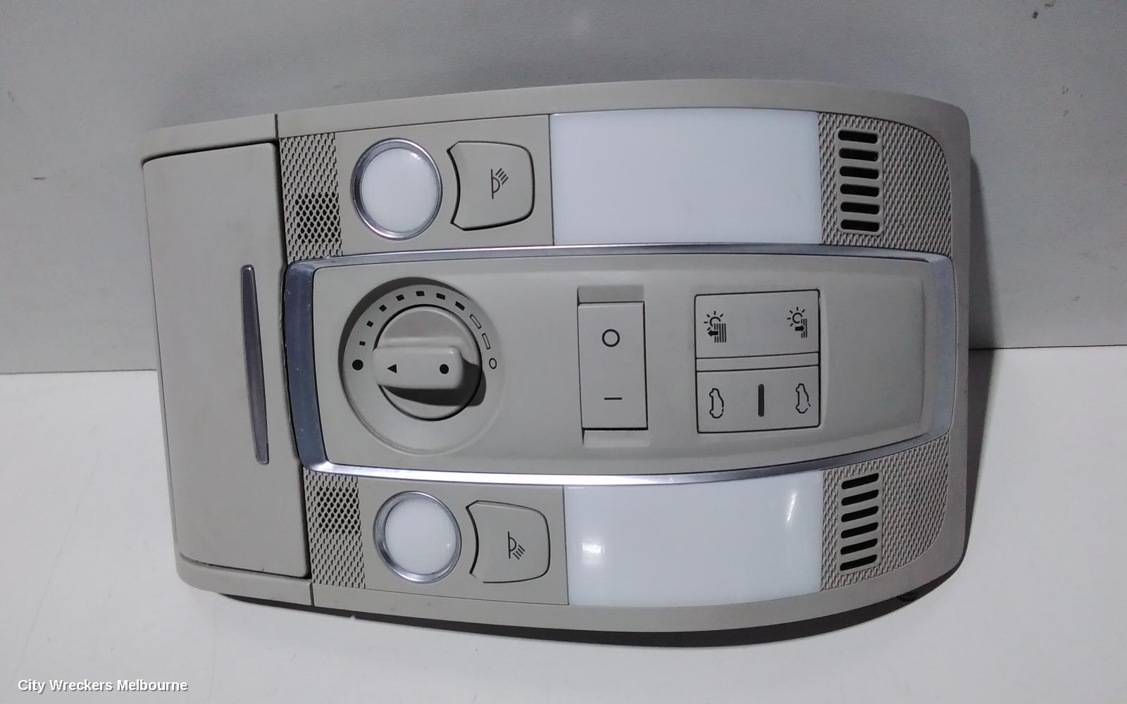 AUDI Q7 COURTESY LIGHT, FRONT (CENTRE), W/ SUNROOF CONTROLS TYPE, 4L, 09/2006 - 08/2015