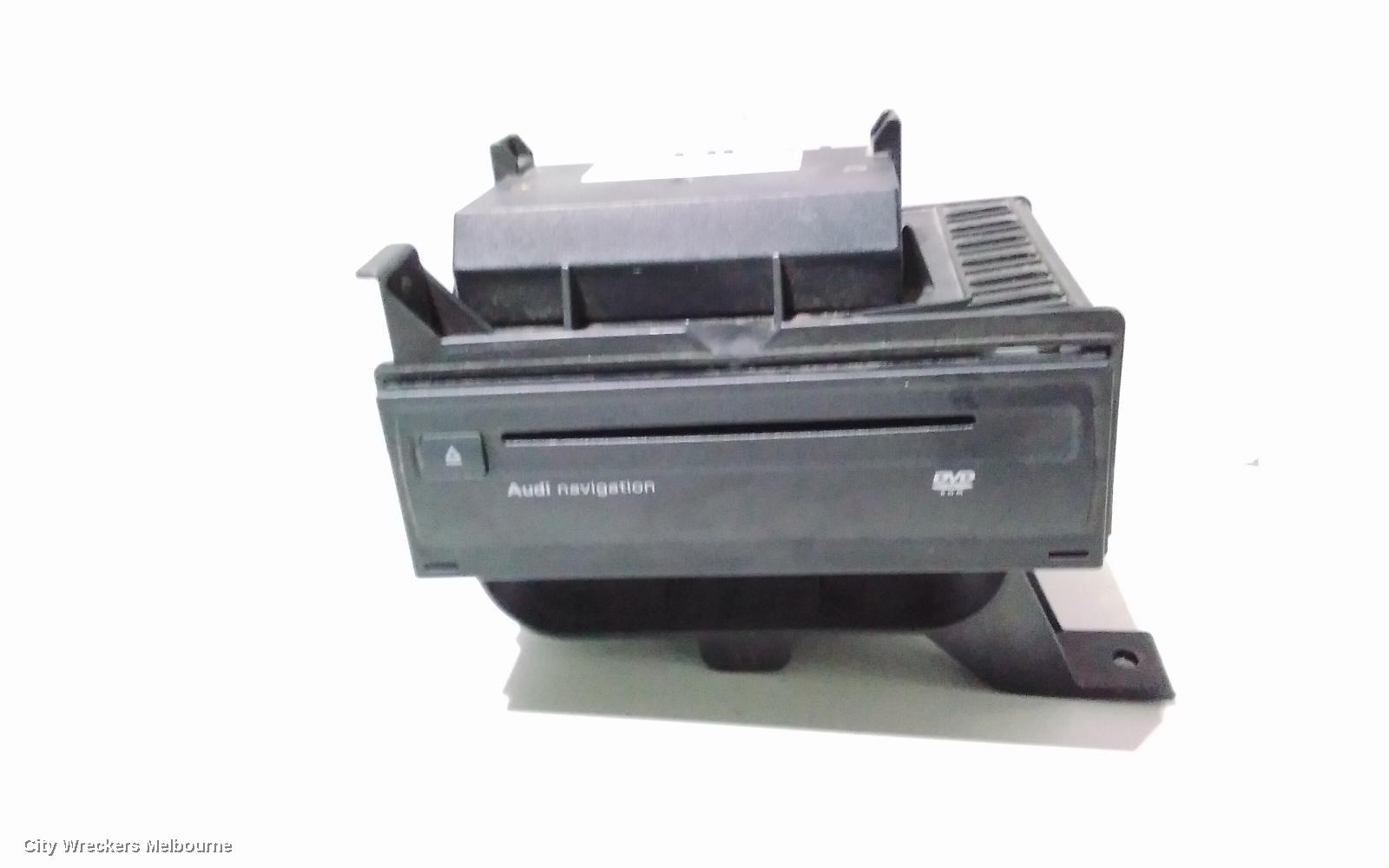 AUDI Q7 RADIO/CD/DVD/SAT/TV, DVD NAVIGATION UNIT, 4L, 09/2006 - 04/2011