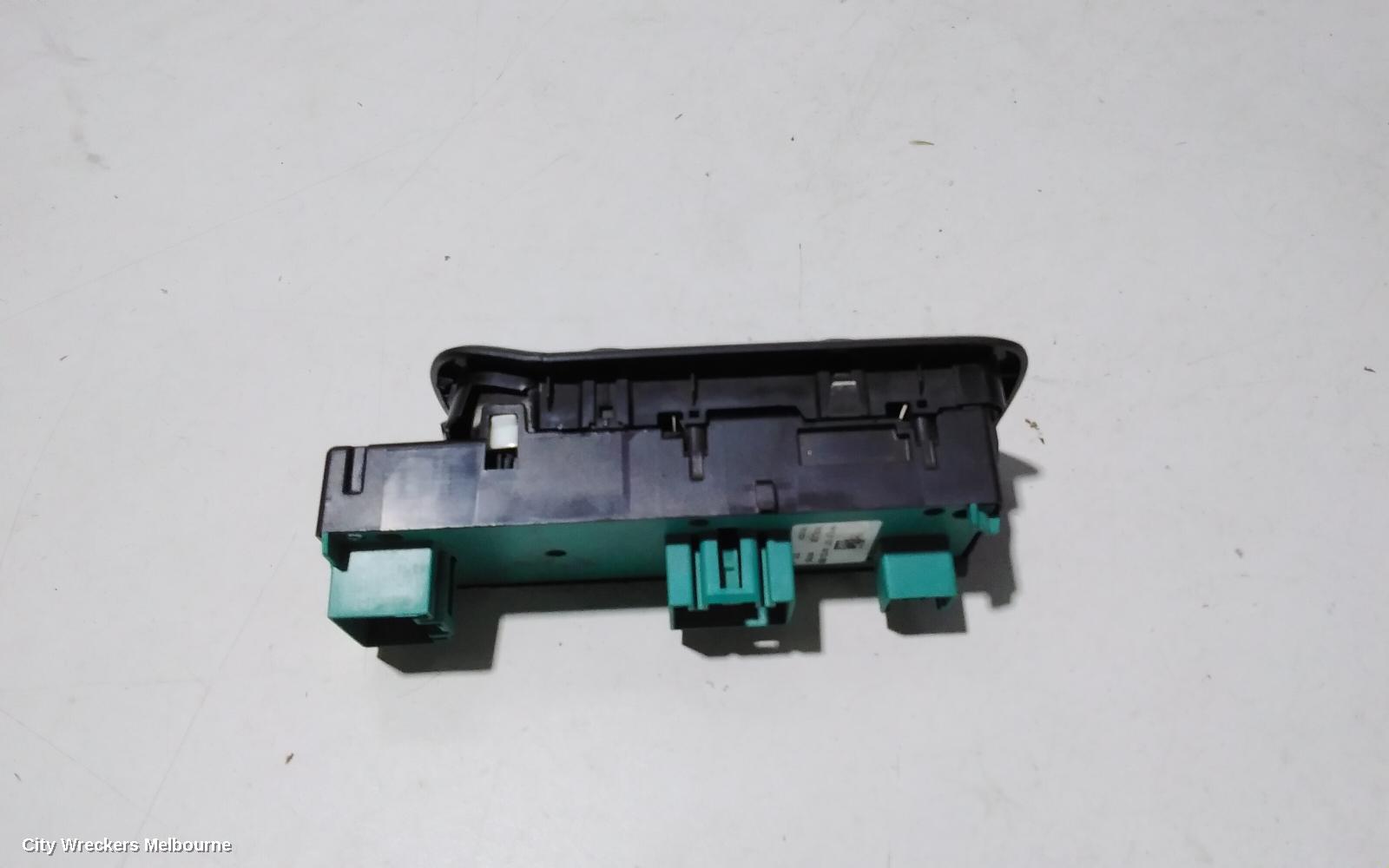 FORD TERRITORY PWR DR WIND SWITCH, RH FRONT (MASTER SWITCH), SZ MKII, 10/2014 - 12/2016