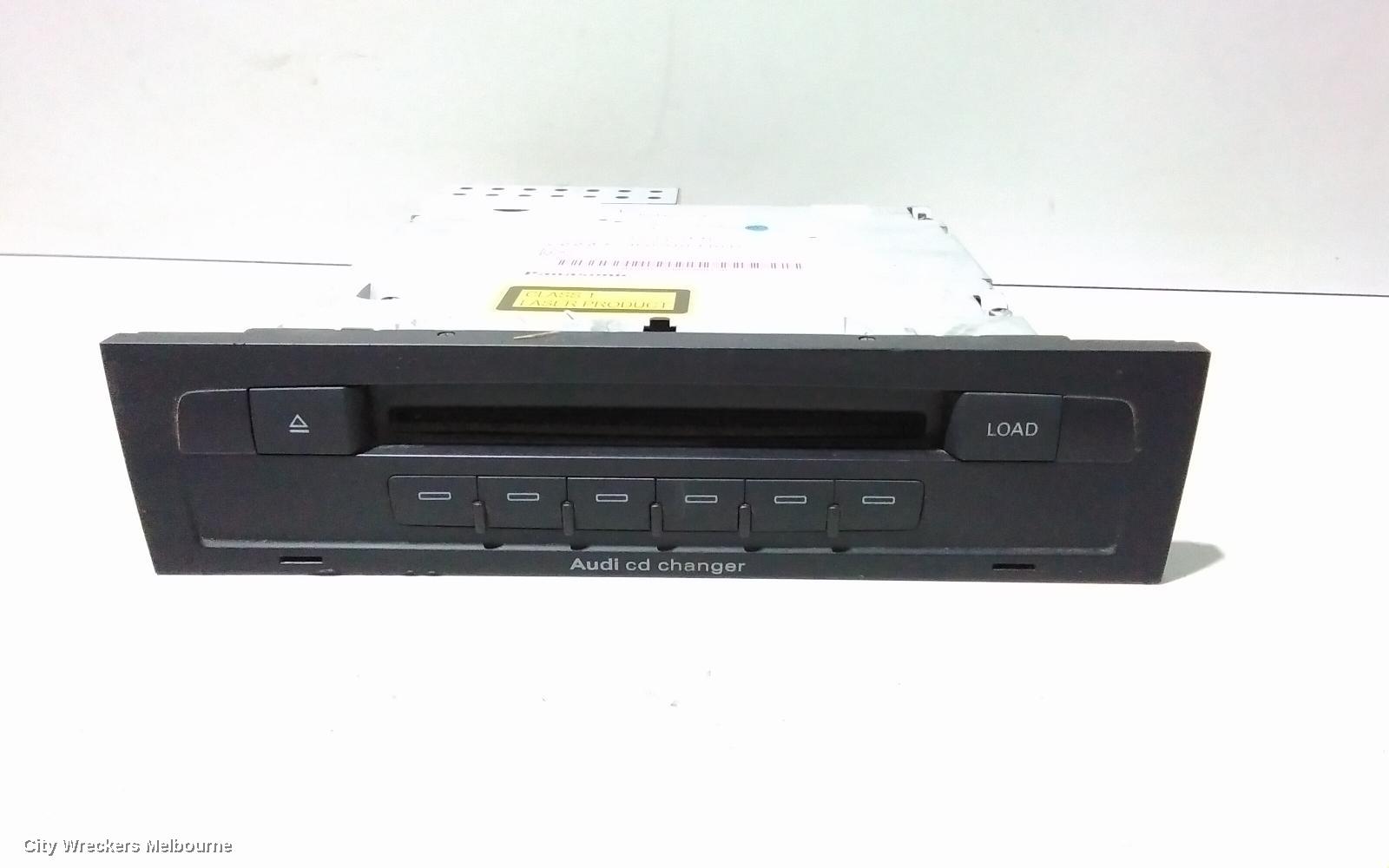 AUDI Q7 RADIO/CD/DVD/SAT/TV, DISPLAY UNIT ONLY, 8IN, 4L, 09/2006 - 09/2009