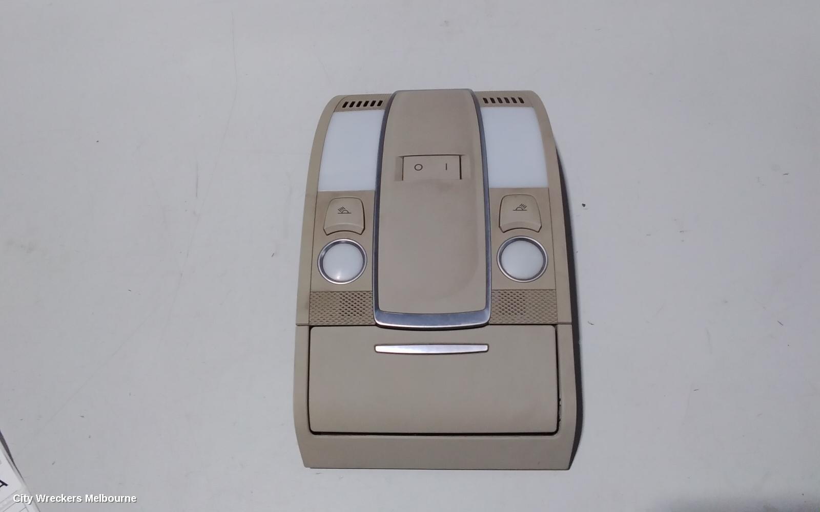 AUDI Q7 COURTESY LIGHT, FRONT (CENTRE), NON SUNROOF CONTROLS TYPE, 4L, 09/2006 - 08/2015