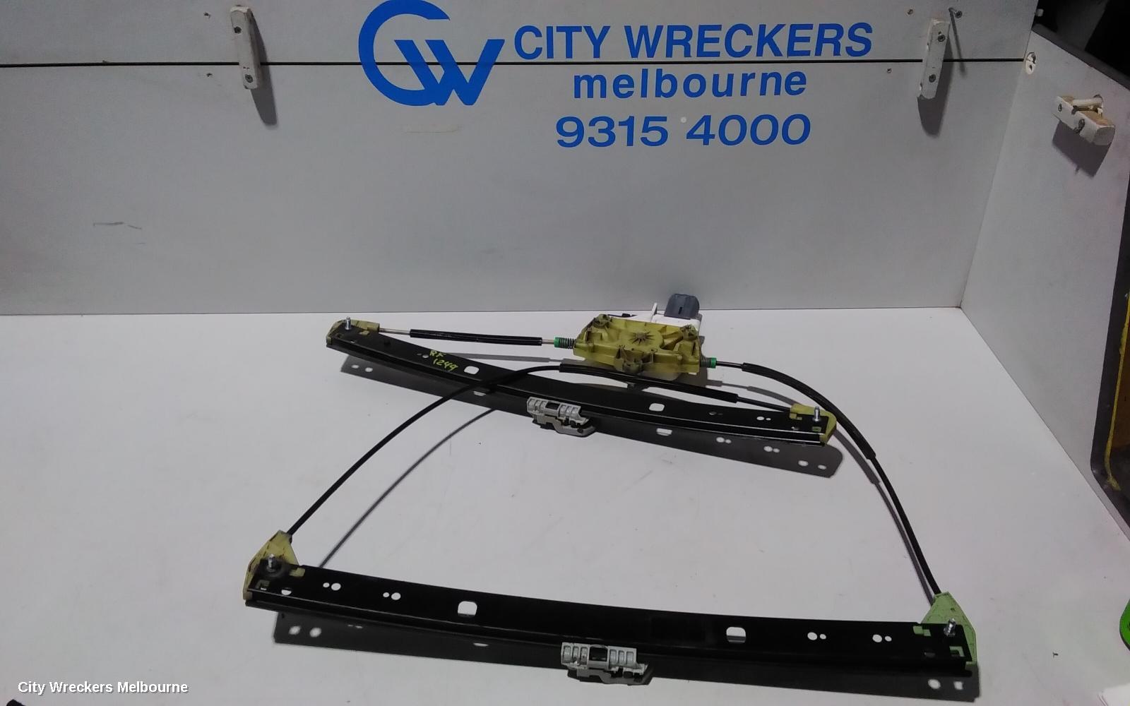 AUDI Q7 RIGHT FRONT WINDOW REG/MOTOR, 4L, 09/2006 - 08/2015