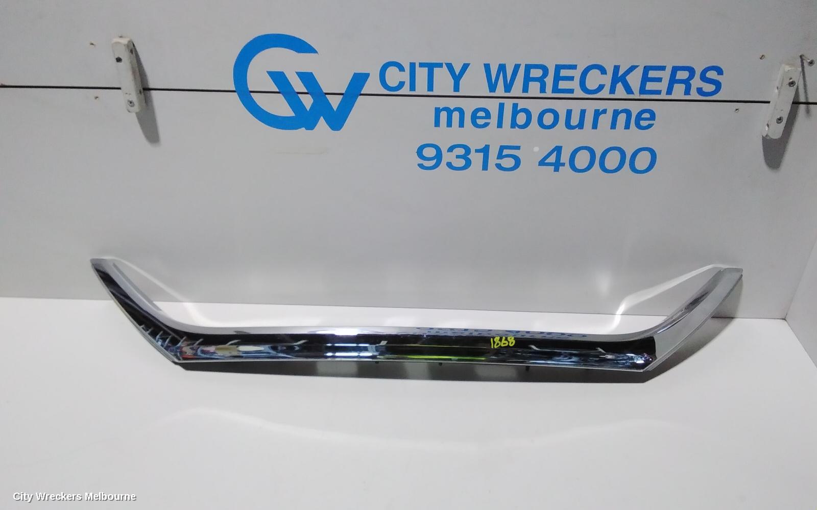 TOYOTA CAMRY REAR GARNISH, BOOTLID GARNISH (CENTRE), ASV50/AVV50, 05/2015 - 10/2017