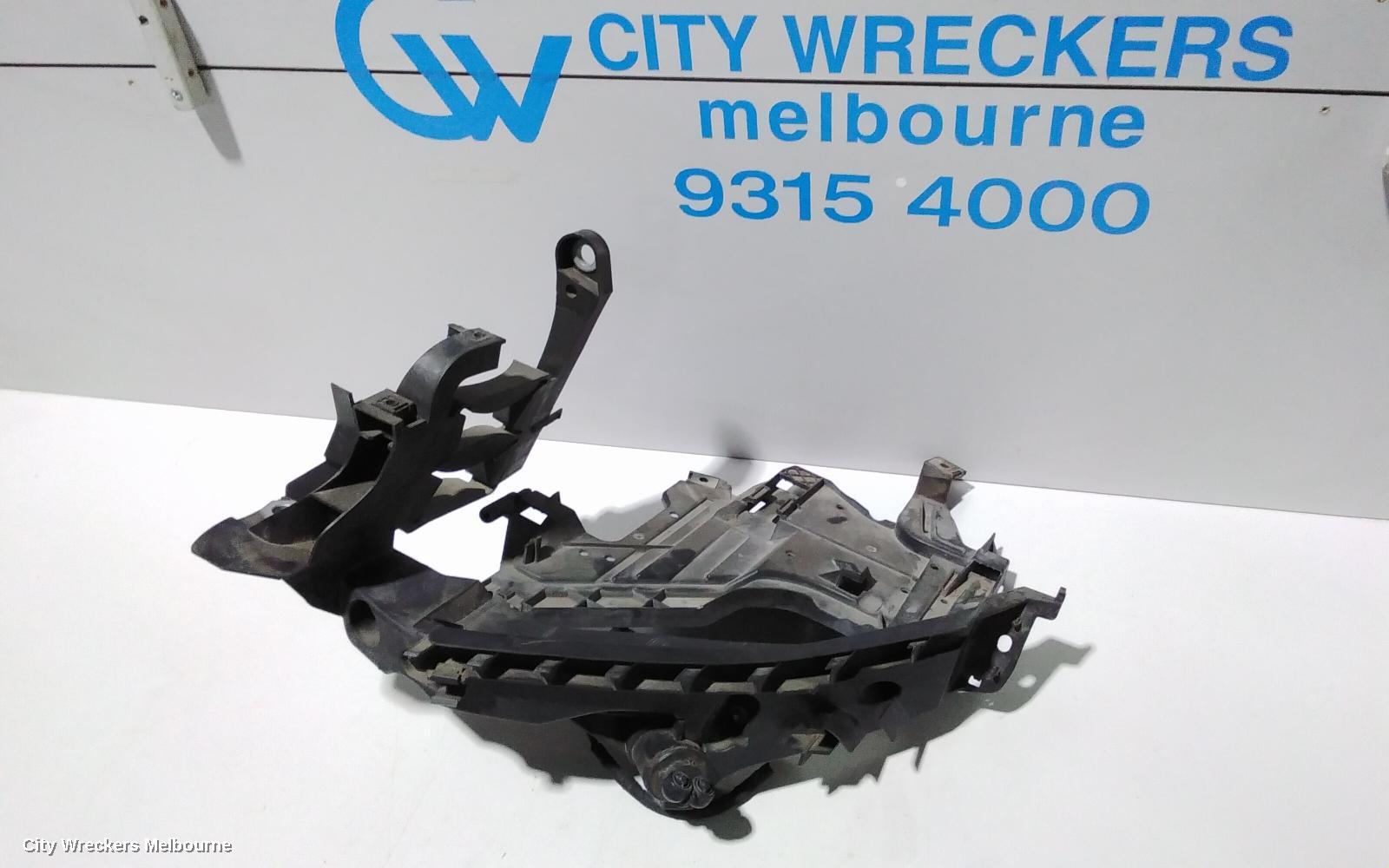 AUDI A4, B8 8K, 04/2008 - 06/2012, 8K0 805 607 L  LH HEADLIGHT BRAKET: 85081
