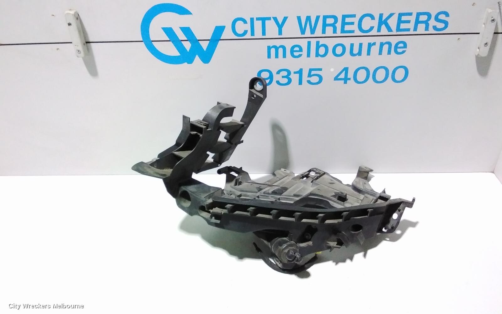 AUDI A4, B8 8K, 04/2008 - 06/2012, 8K0 805 607 L  LH HEADLIGHT BRAKET: 85081