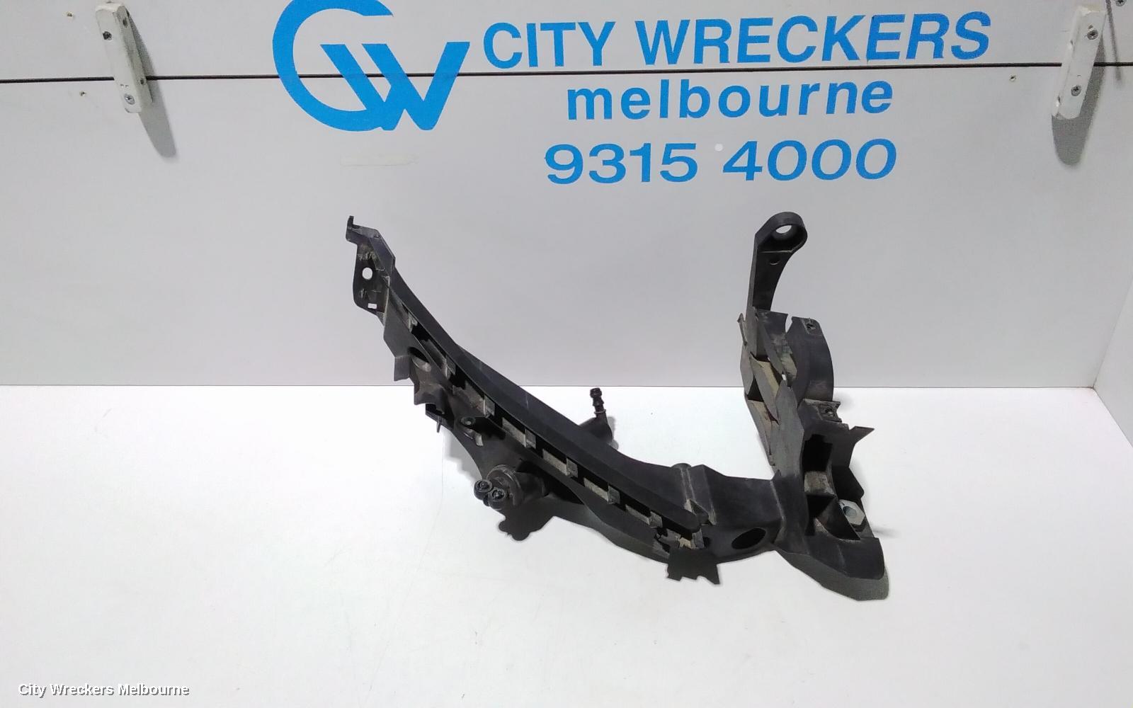 AUDI A4, B8 8K, 04/2008 - 06/2012, 8K0 805 608 R  RH HEADLIGHT BRAKET : 85082