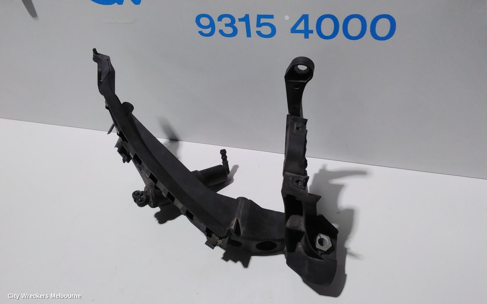 AUDI A4, B8 8K, 04/2008 - 06/2012, 8K0 805 608 R  RH HEADLIGHT BRAKET : 85082